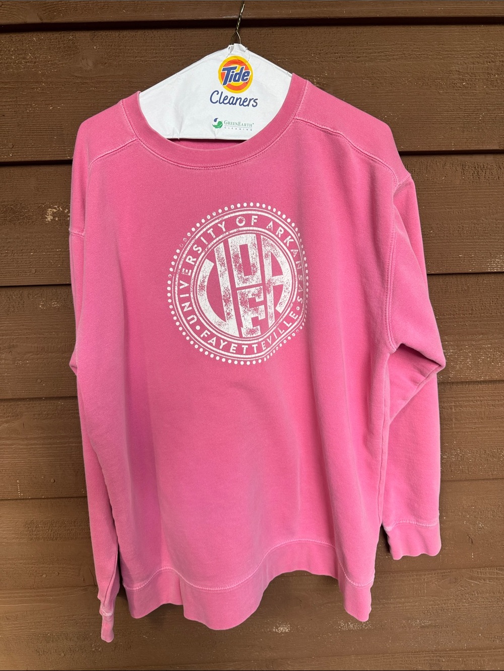 University of Arkansas Comfort Colors Pink Crewneck Sweatshirt size Large